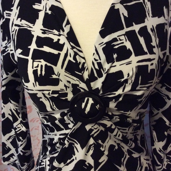 Creative Design Works V-Neck Top - Picture 2 of 2